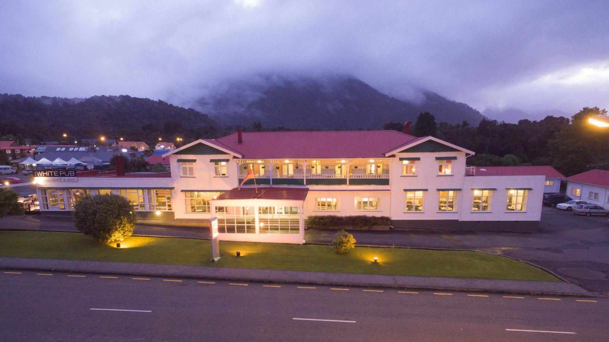 Heartland Hotel Fox Glacier Exterior photo